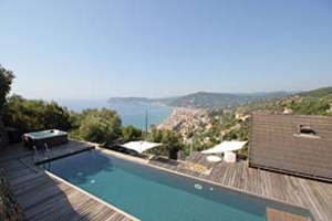 ALASSIO VILLA CON PISCINA