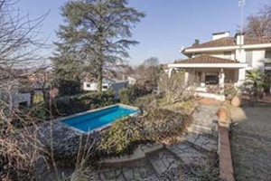 MADONNA DEL PILONE VILLA CON PISCINA