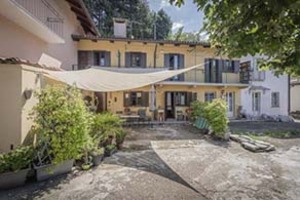 STRADA VAL SAN MARTINO CASETTA INDIPENDENTE