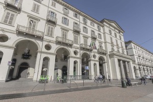 PIAZZA VITTORIO MQ. 40 CON CANNA FUMARIA